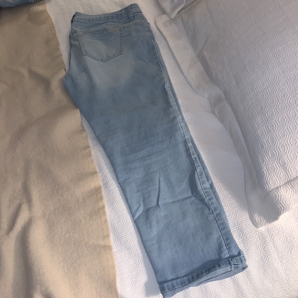 JLo Jean Capris - Picture 6 of 13